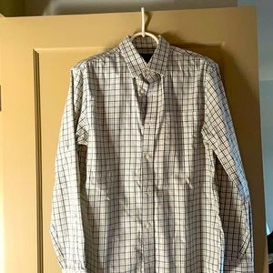 Men’s button down casual shirt..